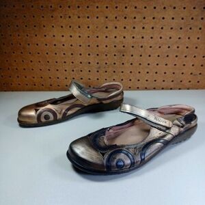 NAOT womens bronze an copper w brown Rongo metallic mary janes 9 M